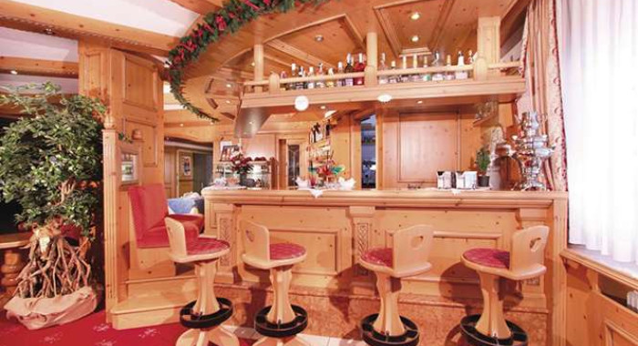 Hotel Diamant (Campitello), Val di Fassa ski chalet, image 2